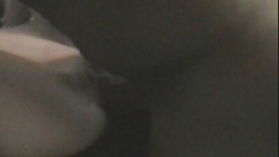 എന്റെ ഭാര്യയുടെ യോനിയിലും കഴുതയിലും ഒരു വലിയ ഞരമ്പുള്ള കോഴിയെ ആഴത്തിൽ കുഴിച്ചിടുന്നു